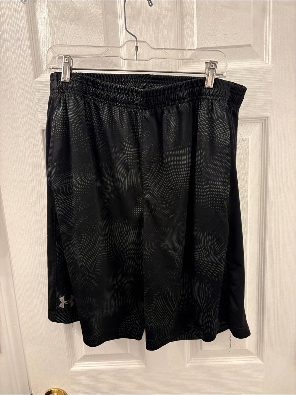 Men’s Under Armour shorts. Size XL.